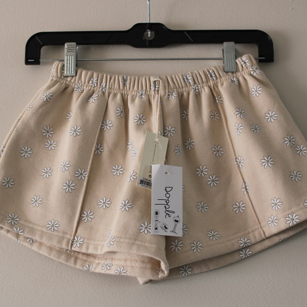 NWT Rylee and Cru Daisy Confetti‎ Shorts Cream Pull On Style 12-14